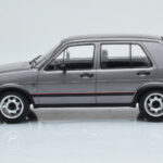 Volkswagen Golf GTI Mk2 Cinzento MCG 1:18 - image 3 of 6