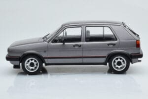 Volkswagen Golf GTI Mk2 Cinzento MCG 1:18 MCG18390 Metal - imagem 3 de 6