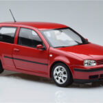 Volkswagen Golf Mk4 Vermelho Norev 1:18 - image 5 of 7