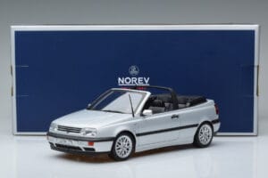 Volkswagen Golf Mk3 Cabriolet Prateado Norev 1:18 188468 Metal - imagem 6 de 6