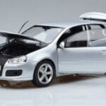 Volkswagen Golf GTI Mk5 Pirelli Edition Prateado Norev 1:18 188425 Metal - image 2 of 7