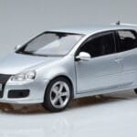 Volkswagen Golf GTI Mk5 Pirelli Edition Prateado Norev 1:18 188425 Metal
