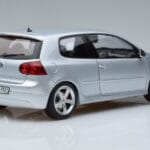 Volkswagen Golf GTI Mk5 Pirelli Edition Prateado Norev 1:18 188425 Metal - image 3 of 7