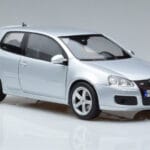 Volkswagen Golf GTI Mk5 Pirelli Edition Prateado Norev 1:18 188425 Metal - image 5 of 7