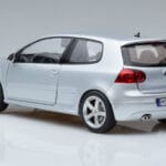 Volkswagen Golf GTI Mk5 Pirelli Edition Prateado Norev 1:18 188425 Metal - image 6 of 7