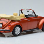 Volkswagen Beetle 1303 Cabriolet Laranja Norev 1:18 - image 2 of 6