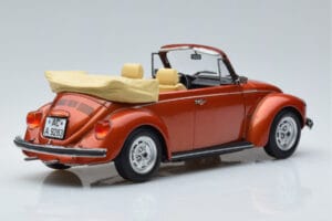 Volkswagen Beetle 1303 Cabriolet Laranja Norev 1:18 188526 Metal - imagem 2 de 6