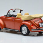 Volkswagen Beetle 1303 Cabriolet Laranja Norev 1:18 - image 5 of 6