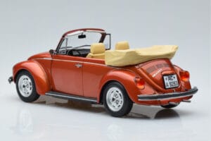 Volkswagen Beetle 1303 Cabriolet Laranja Norev 1:18 188526 Metal - imagem 5 de 6