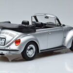 Volkswagen Beetle 1303 Cabriolet Prateado Norev 1:18 - image 2 of 6