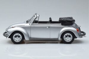 Volkswagen Beetle 1303 Cabriolet Prateado Norev 1:18 188530 Metal - imagem 3 de 6