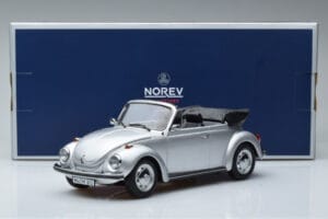 Volkswagen Beetle 1303 Cabriolet Prateado Norev 1:18 188530 Metal - imagem 6 de 6