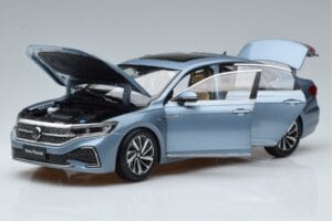Volkswagen Passat B8 Azul FAW 1:18 ZVF000003A Metal - imagem 2 de 7