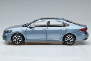 Volkswagen Passat B8 Azul FAW 1:18 ZVF000003A Metal - imagem 4 de 7