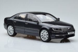 Volkswagen Phaeton V6 Mazeppa Cinzento Kyosho 1:18 08831MBK Metal - imagem 6 de 9