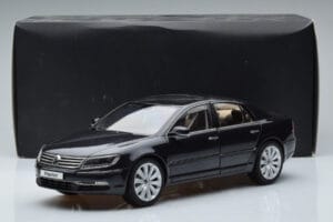 Volkswagen Phaeton V6 Mazeppa Cinzento Kyosho 1:18 08831MBK Metal - imagem 9 de 9