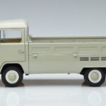 Volkswagen T2a Pickup Edição 50º Aniversário Schuco 1:18 450019800 Metal - image 4 of 7