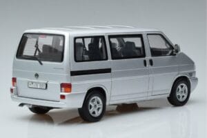 Volkswagen T4b Transporter Caravelle Minibus Schuco 1:18 450041500 Metal - imagem 3 de 8