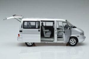 Volkswagen T4b Transporter Caravelle Minibus Schuco 1:18 450041500 Metal - imagem 4 de 8