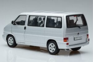 Volkswagen T4b Transporter Caravelle Minibus Schuco 1:18 450041500 Metal - imagem 7 de 8