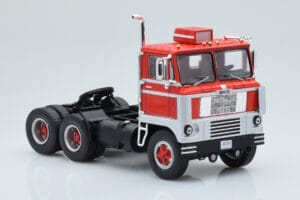 White 7400 Vermelho Prata IXO 1:43 TR170 Metal - imagem 3 de 5