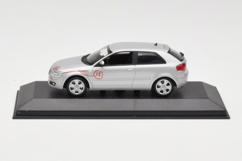 Audi A3 8P Prata Protótipo Minichamps 1:43 5010503013 Metal