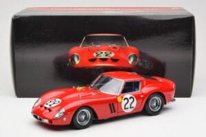 Ferrari 250 GTO #22 24 Hours of Le Mans 1962 Kyosho 1:18 08432B Metal - imagem 8 de 8