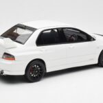Mitsubishi Lancer Evo VIII MR FQ-400 Branco Otto 1:18 - image 2 of 6
