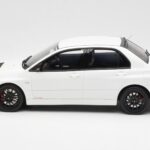 Mitsubishi Lancer Evo VIII MR FQ-400 Branco Otto 1:18 - image 3 of 6