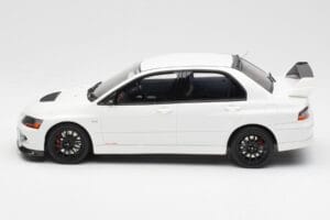 Mitsubishi Lancer Evo VIII MR FQ-400 Branco Otto 1:18 OT777 Resina - imagem 3 de 6