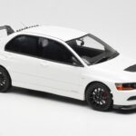 Mitsubishi Lancer Evo VIII MR FQ-400 Branco Otto 1:18 - image 4 of 6