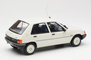 Peugeot 205 Junior Branco Otto 1:18 OT463 Resina - imagem 2 de 6