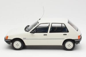 Peugeot 205 Junior Branco Otto 1:18 OT463 Resina - imagem 3 de 6