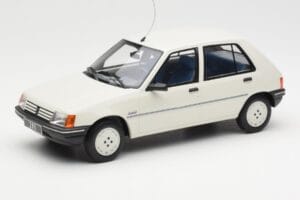 Peugeot 205 Junior Branco Otto 1:18 OT463 Resina