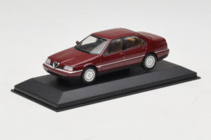 Alfa Romeo 164 3.0 Super V6 Vermelho Escuro Minichamps 1:43 436120700 Metal - imagem 2 de 4