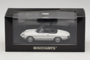 Alfa Romeo 1750 Spider Veloce Branco Minichamps 1:43 400120530 Metal - imagem 4 de 4