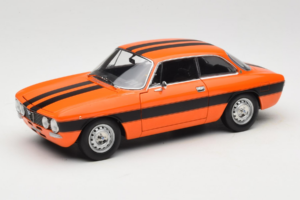 Alfa Romeo 2000 GTV Laranja Norev 1:18 187918 Metal