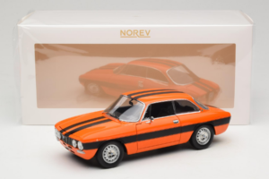Alfa Romeo 2000 GTV Laranja Norev 1:18 187918 Metal - imagem 8 de 8