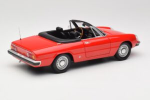 Alfa Romeo 2000 Spider Vermelho Minichamps 1:18 180120930 Metal - imagem 3 de 8