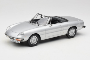 Alfa Romeo 2000 Spider Prata Norev 1:18 187884 Metal