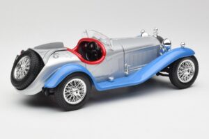 Alfa Romeo 2300 Spider Azul Prateado Bburago 1:18 3008 Metal - imagem 3 de 8