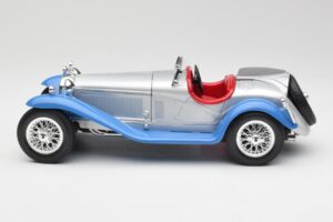 Alfa Romeo 2300 Spider Azul Prateado Bburago 1:18 3008 Metal - imagem 4 de 8