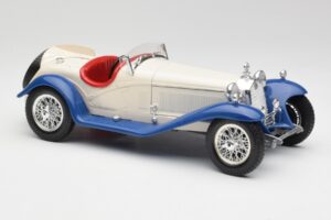 Alfa Romeo 2300 Spider Branco & Azul Bburago 1:18 3008-M1 Metal - imagem 4 de 6