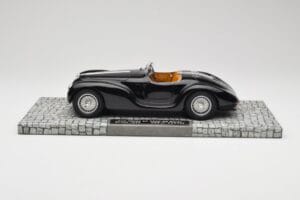 Alfa Romeo 6C 2500 SS Corsa Spider Preto Minichamps 1:18 107120231 Metal - imagem 3 de 6