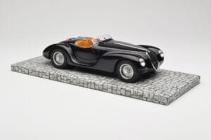 Alfa Romeo 6C 2500 SS Corsa Spider Preto Minichamps 1:18 107120231 Metal - imagem 4 de 6