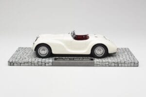 Alfa Romeo 6C 2500 SS Corsa Spider Branco Minichamps 1:18 107120232 Resina - imagem 3 de 6