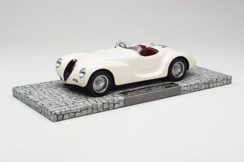Alfa Romeo 6C 2500 SS Corsa Spider Branco Minichamps 1:18 107120232 Resina