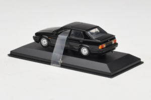 Alfa Romeo 75 3.0 V6 Preto Minichamps 1:43 403120463 Metal - imagem 3 de 4