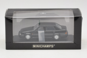 Alfa Romeo 75 3.0 V6 Preto Minichamps 1:43 403120463 Metal - imagem 4 de 4
