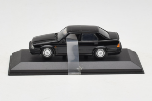 Alfa Romeo 75 3.0 V6 Preto Minichamps 1:43 403120463 Metal